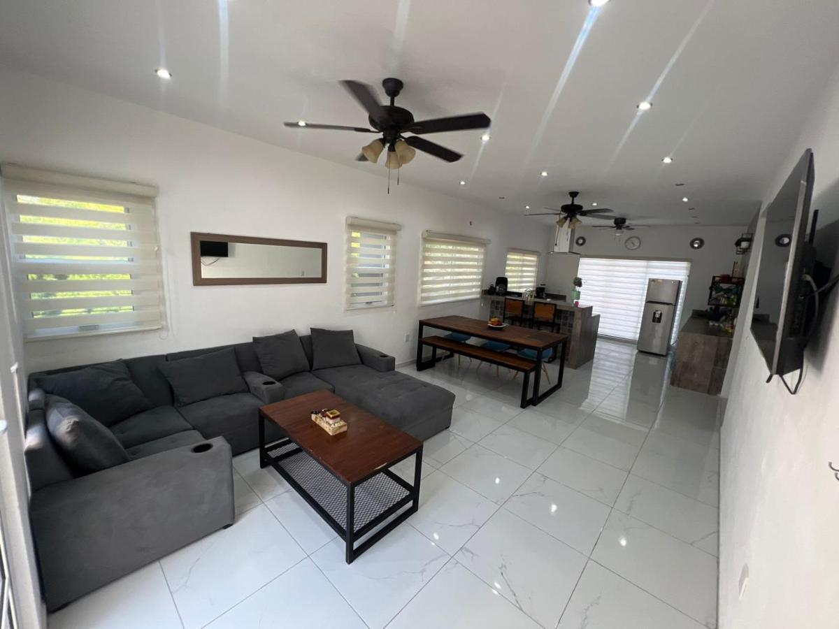 Casa Paloma 2 En Segunda Planta Cerca De Aeropuerto Y Centro Comercial Chetumal Esterno foto