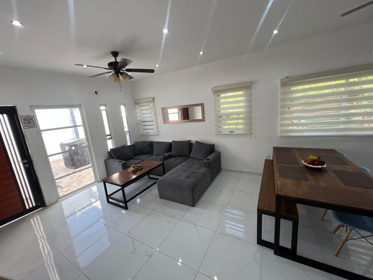 Casa Paloma 2 En Segunda Planta Cerca De Aeropuerto Y Centro Comercial Chetumal Esterno foto